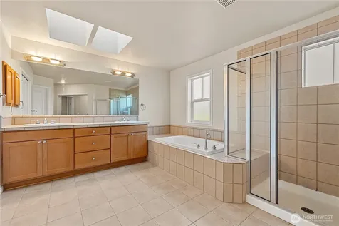 2127 NW Far Country Lane Issaquah WA 98027