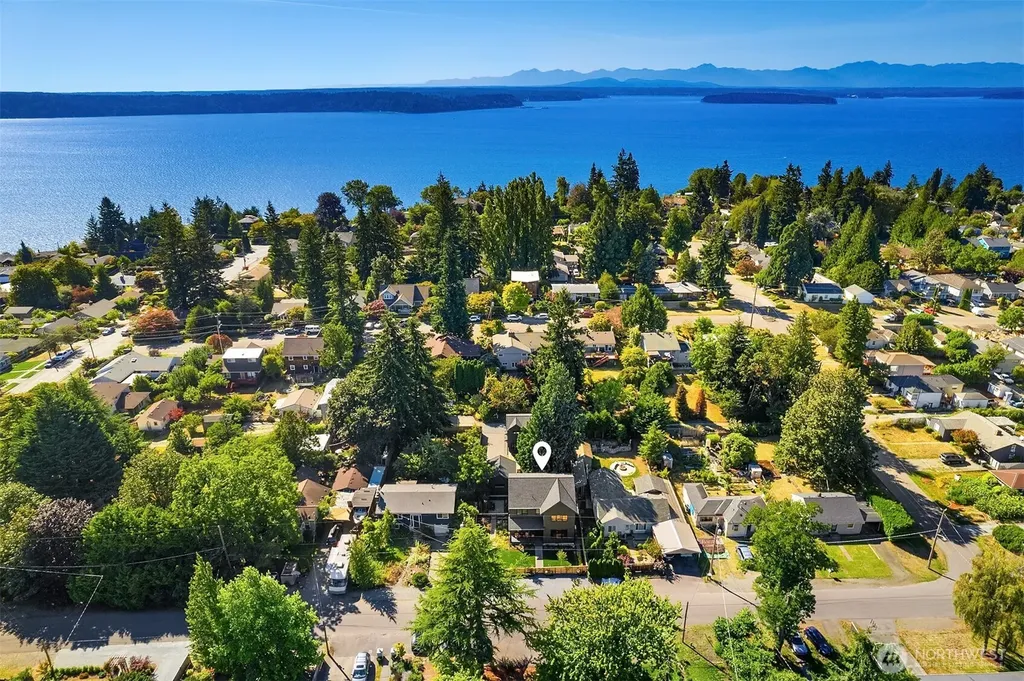 10421 41st Avenue SW Seattle WA 98146