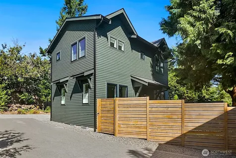 10421 41st Avenue SW Seattle WA 98146