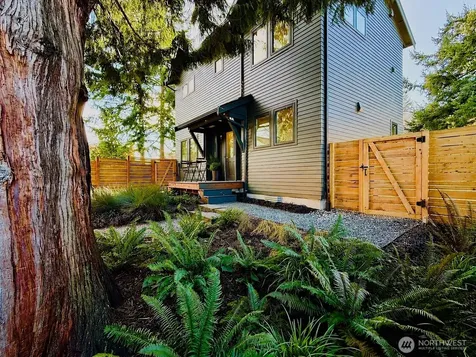 10421 41st Avenue SW Seattle WA 98146