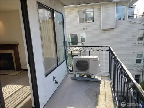 11755 Greenwood Avenue N Seattle WA 98133