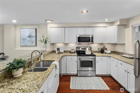 15805 Waynita Way NE Bothell WA 98011
