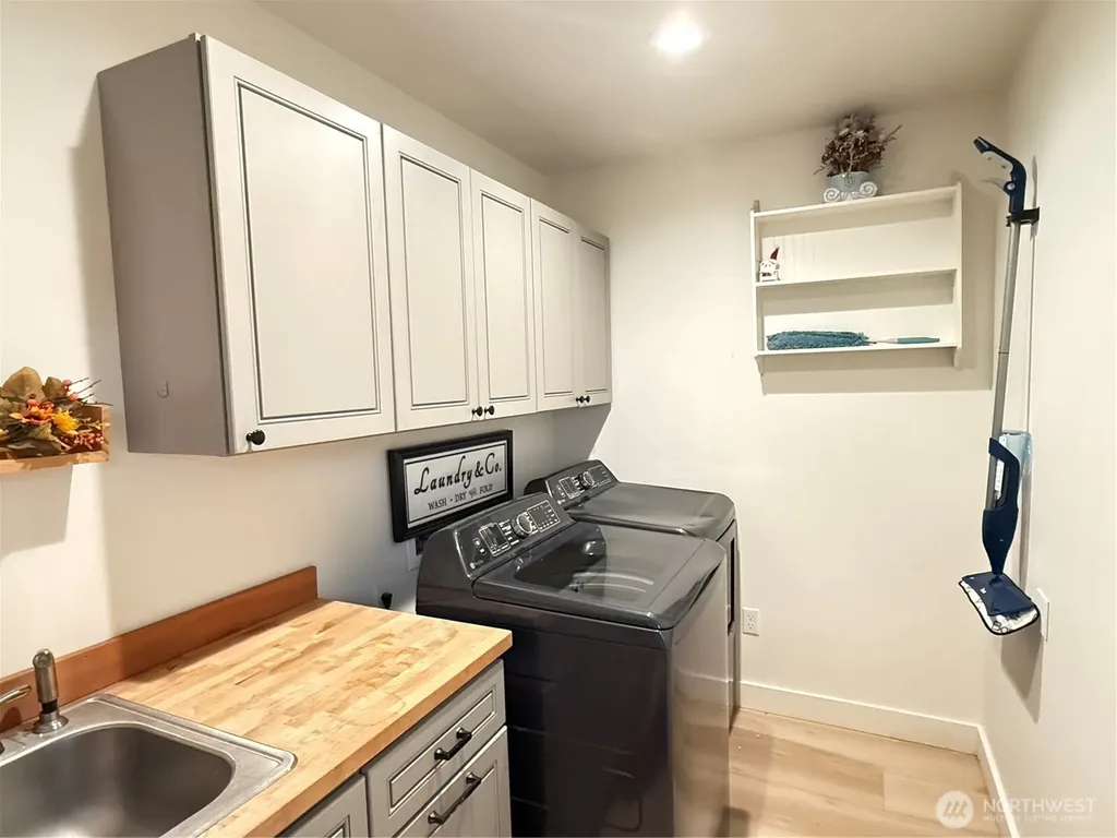 403 A Street South Bend WA 98586