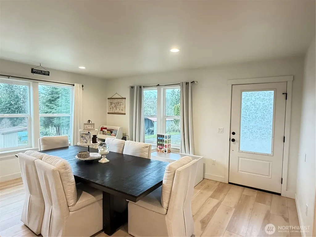 403 A Street South Bend WA 98586