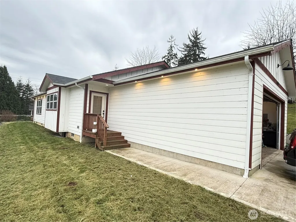 403 A Street South Bend WA 98586
