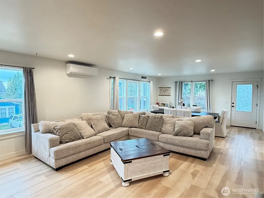 403 A Street South Bend WA 98586