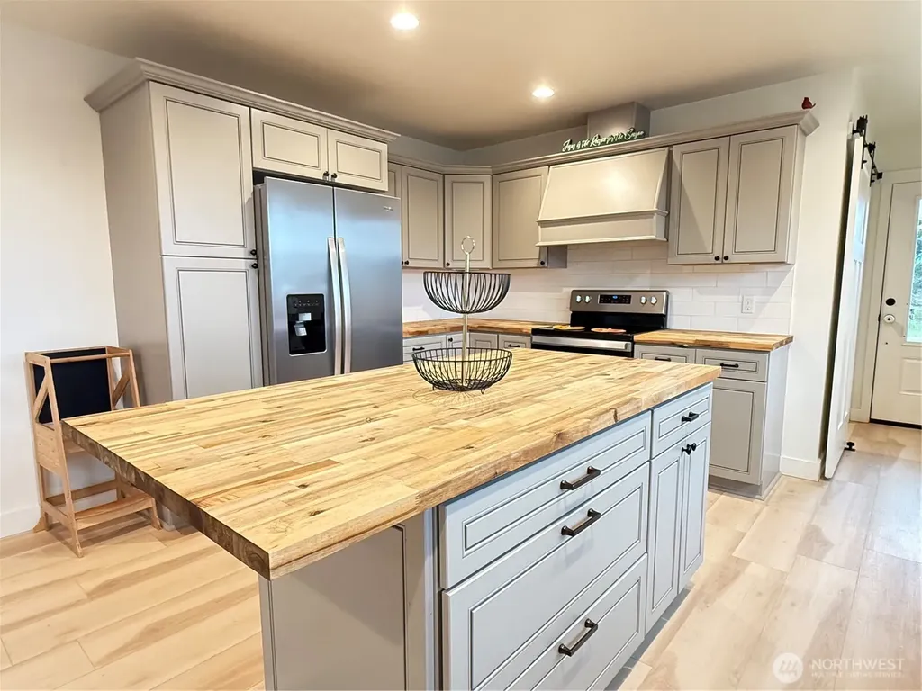 403 A Street South Bend WA 98586