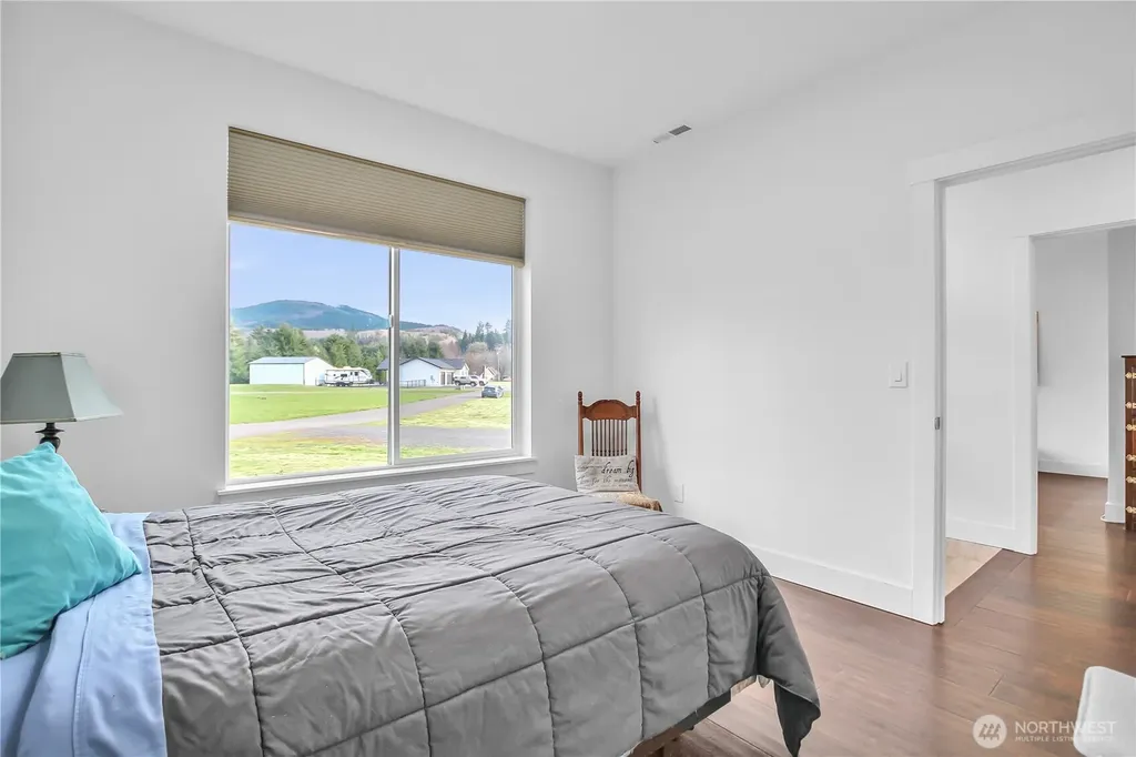30 Nature Loop Cathlamet WA 98612
