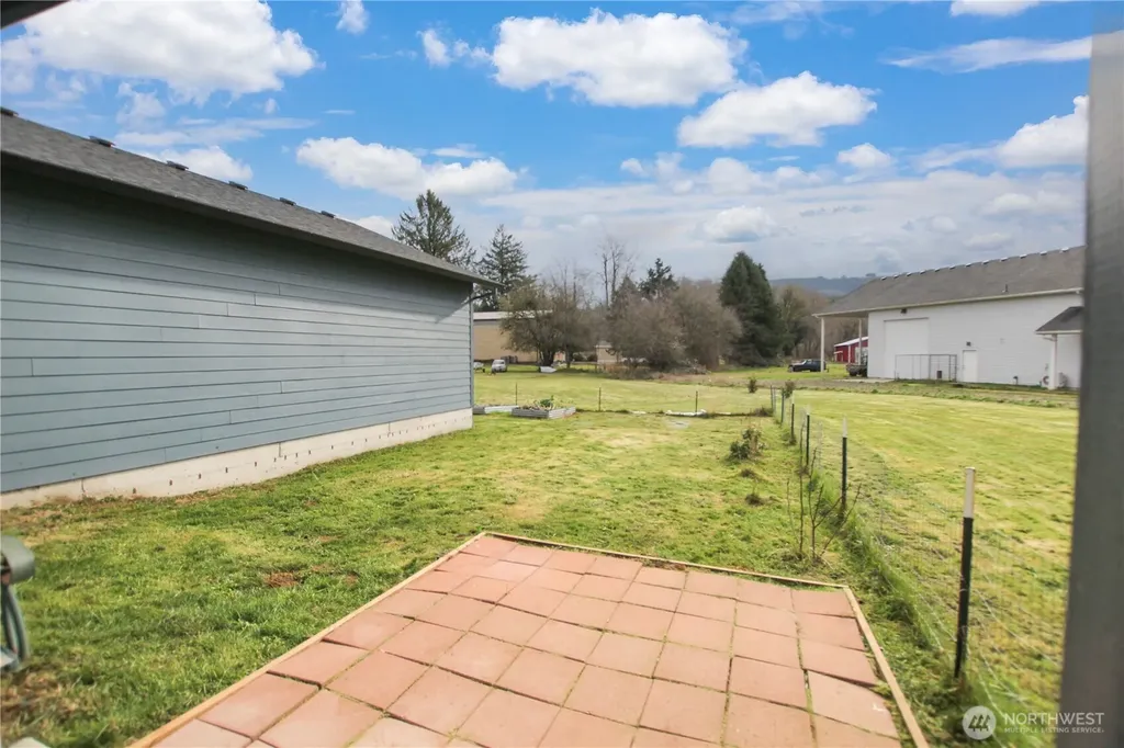 30 Nature Loop Cathlamet WA 98612