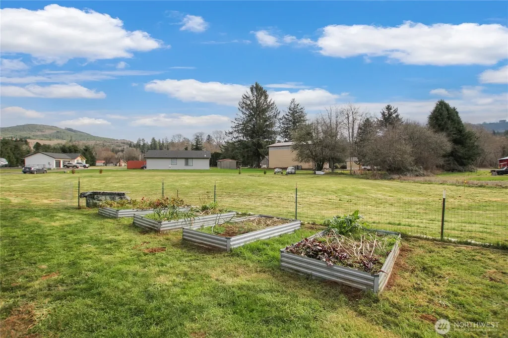 30 Nature Loop Cathlamet WA 98612