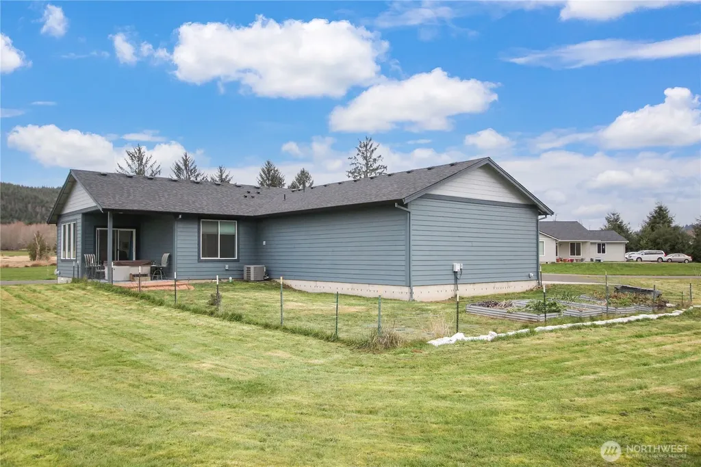 30 Nature Loop Cathlamet WA 98612