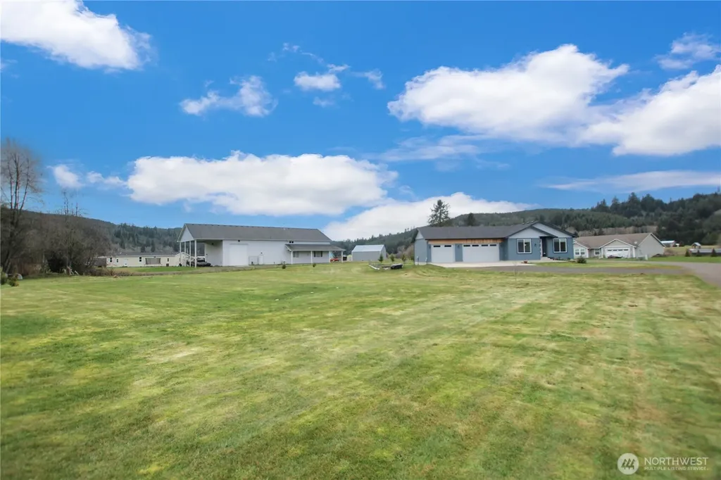 30 Nature Loop Cathlamet WA 98612