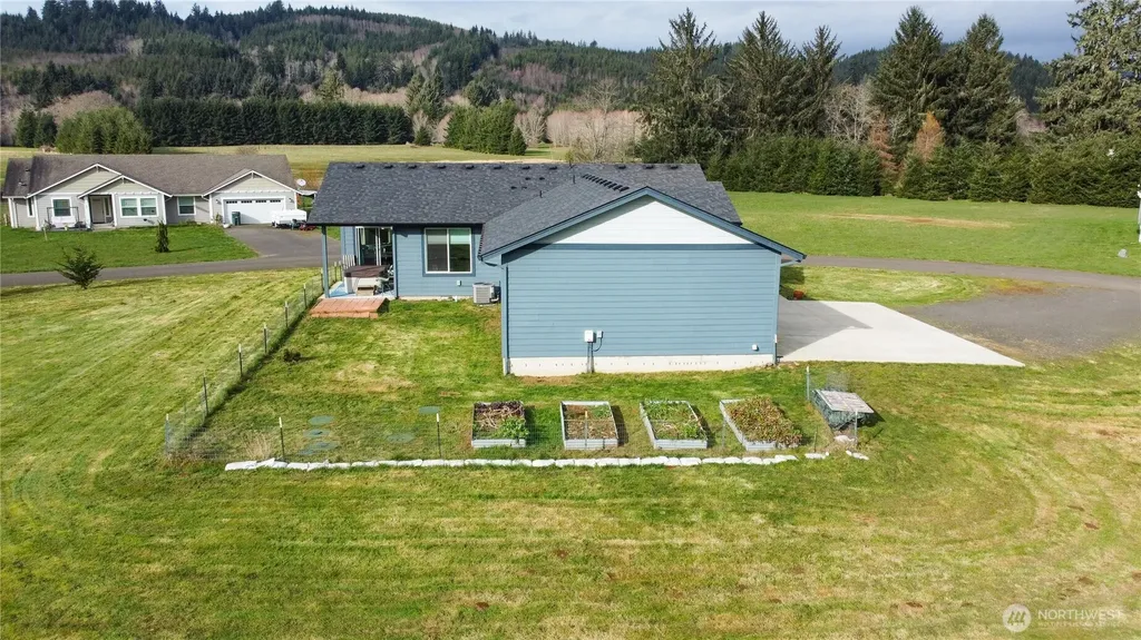 30 Nature Loop Cathlamet WA 98612