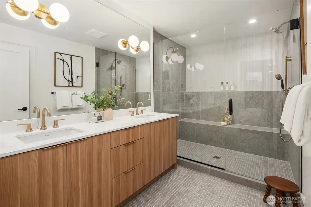 614 5th Avenue S Edmonds WA 98020