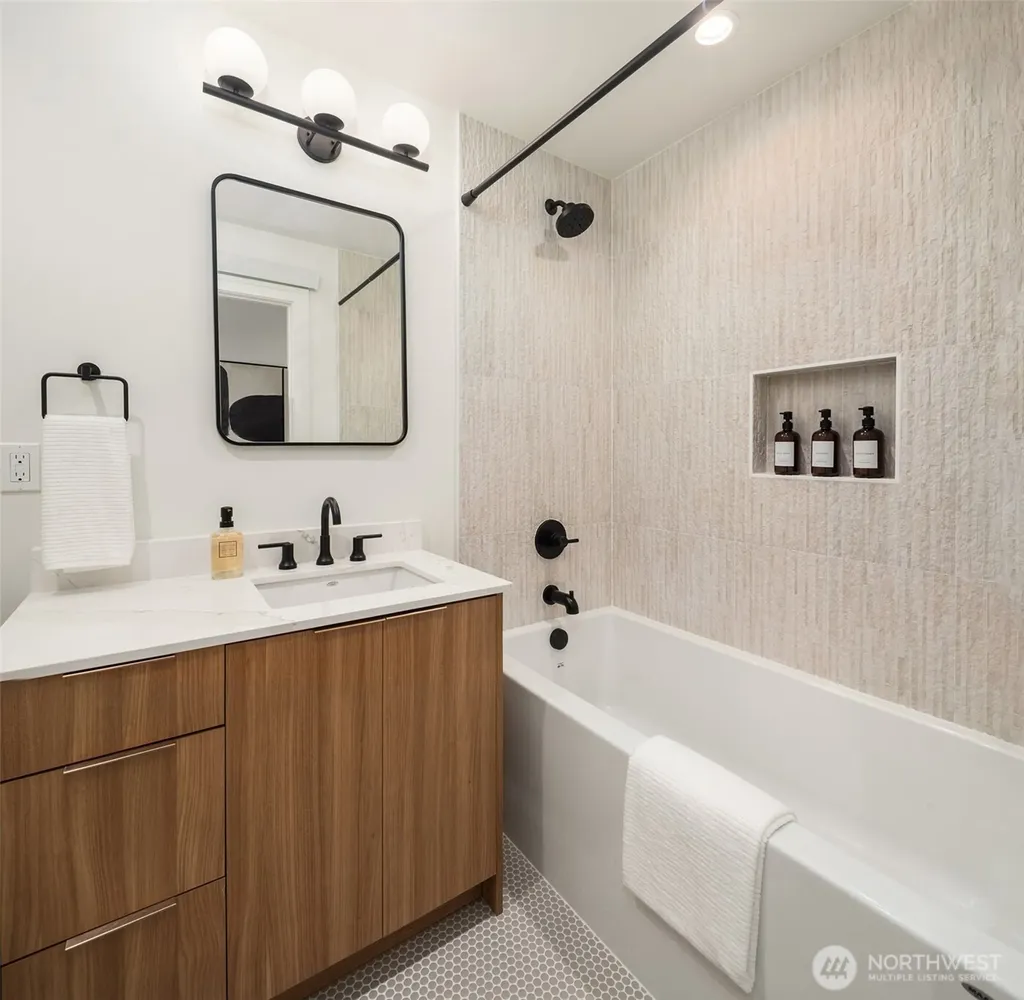 614 5th Avenue S Edmonds WA 98020