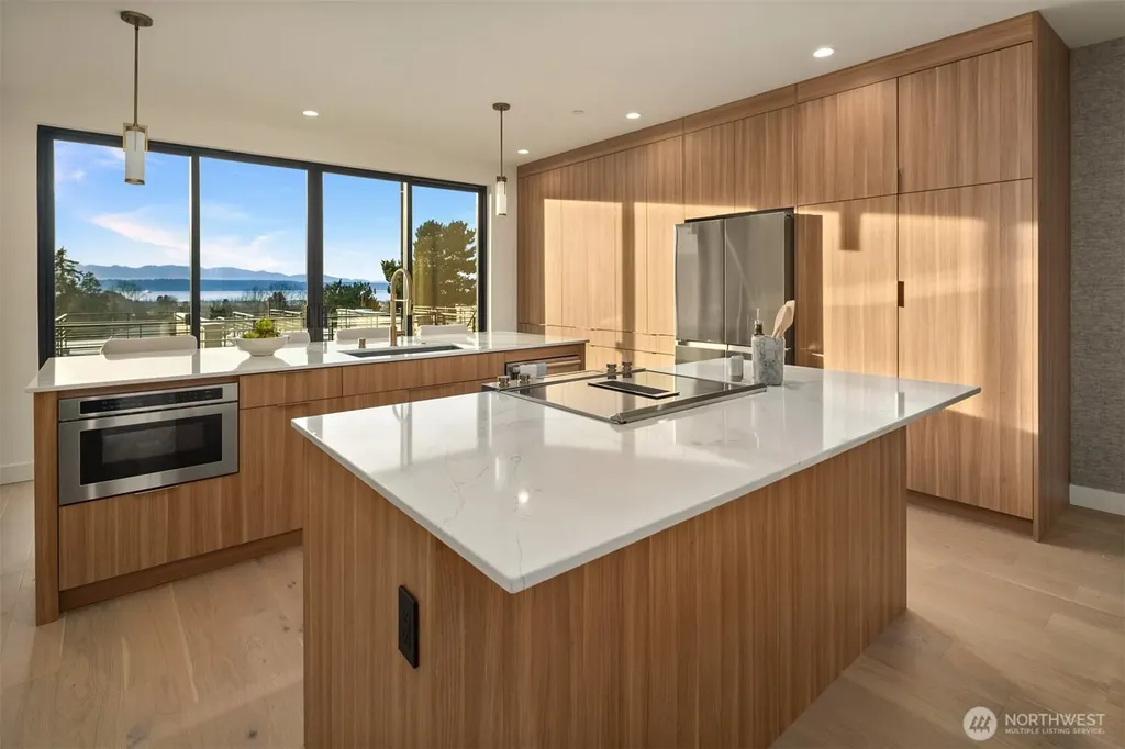 614 5th Avenue S Edmonds WA 98020