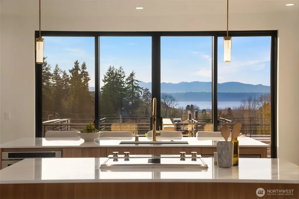 614 5th Avenue S Edmonds WA 98020