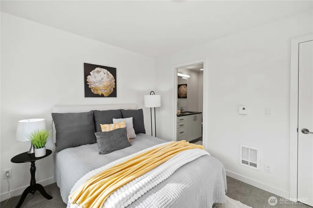 32730 Hemlock Avenue SE Black Diamond WA 98010