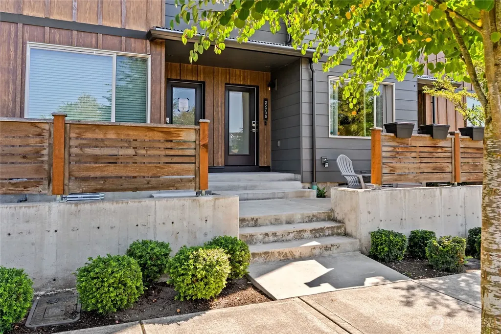 32730 Hemlock Avenue SE Black Diamond WA 98010
