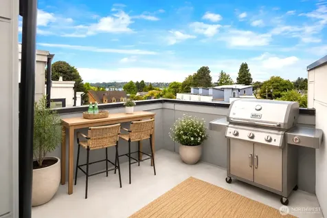 7439 Latona Avenue NE Seattle WA 98115