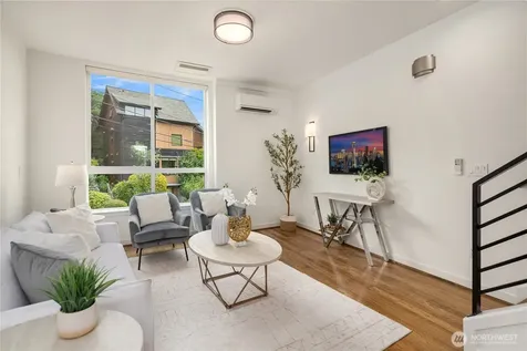 7439 Latona Avenue NE Seattle WA 98115