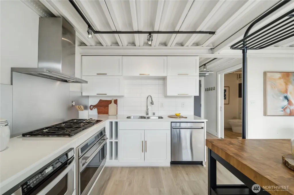 2914 E Madison Street Seattle WA 98112