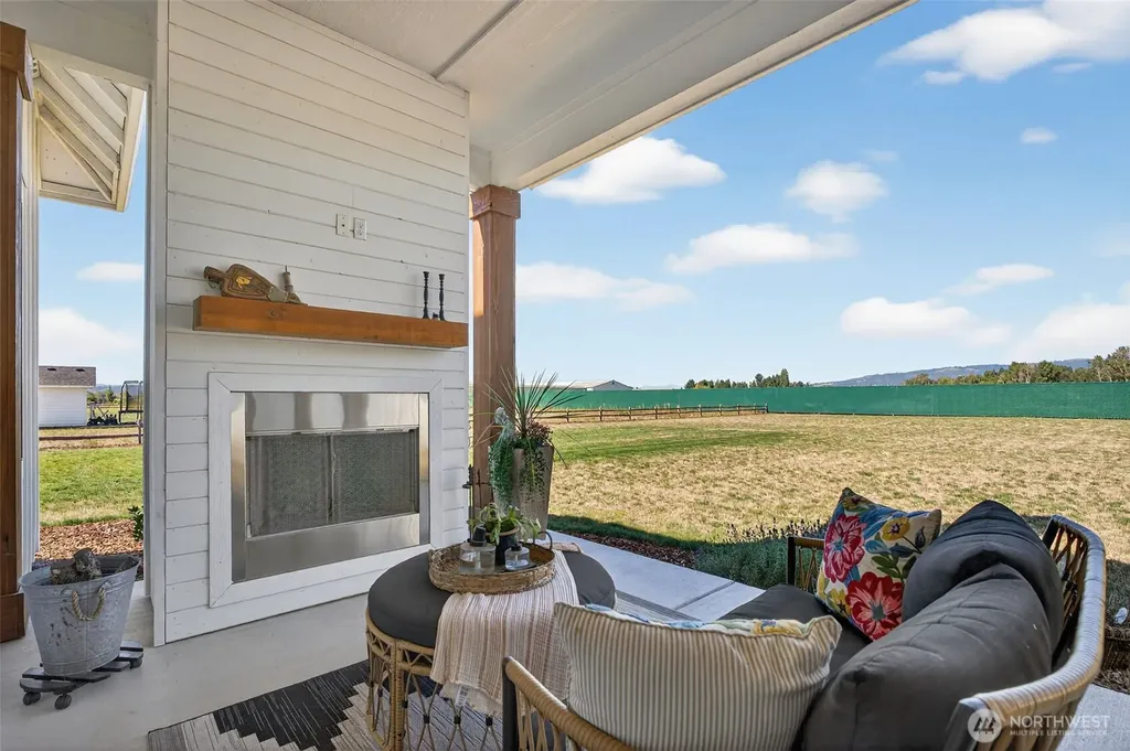 370 Tulip Lane Woodland WA 98674