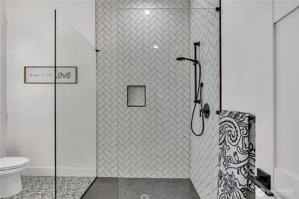 370 Tulip Lane Woodland WA 98674