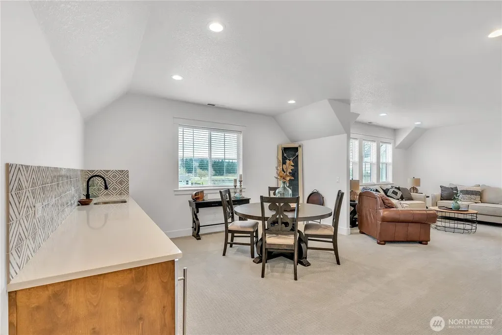 370 Tulip Lane Woodland WA 98674