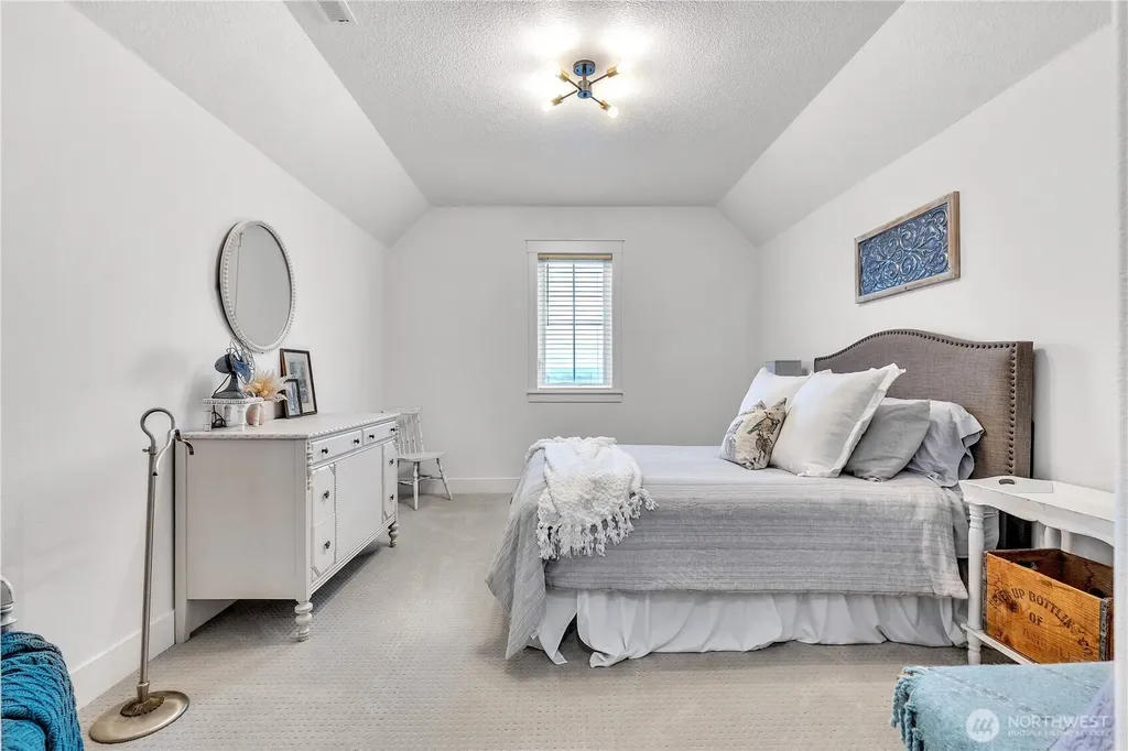 370 Tulip Lane Woodland WA 98674