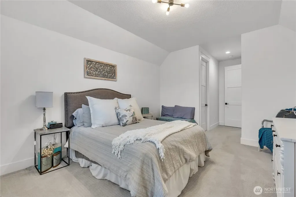 370 Tulip Lane Woodland WA 98674