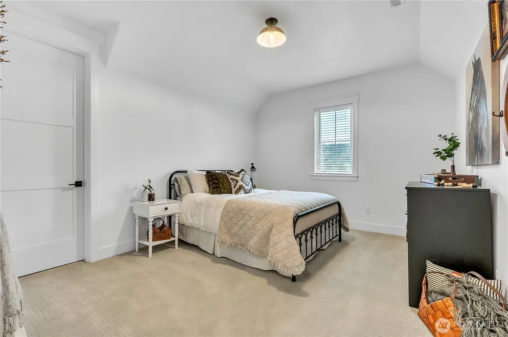 370 Tulip Lane Woodland WA 98674