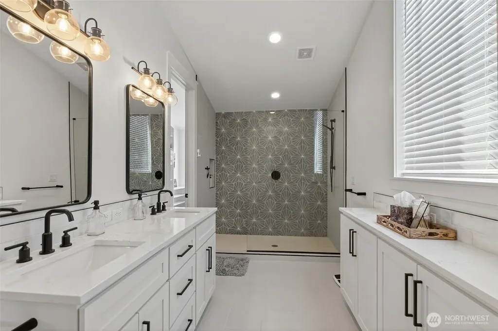 370 Tulip Lane Woodland WA 98674