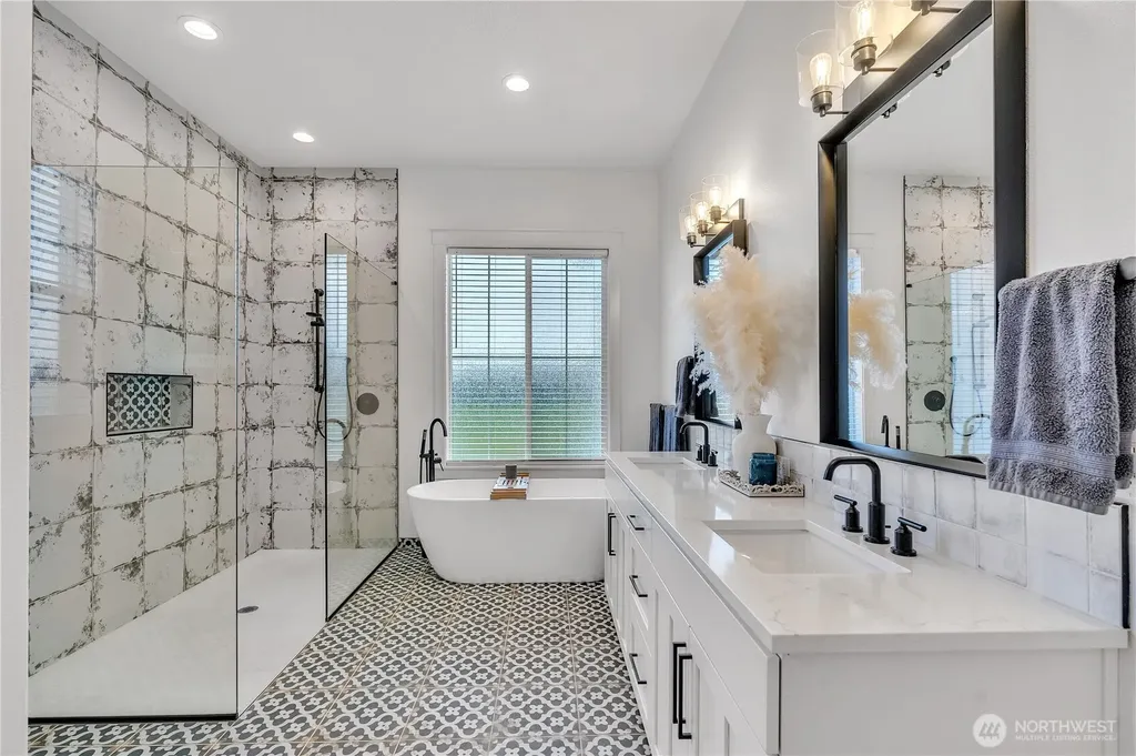 370 Tulip Lane Woodland WA 98674