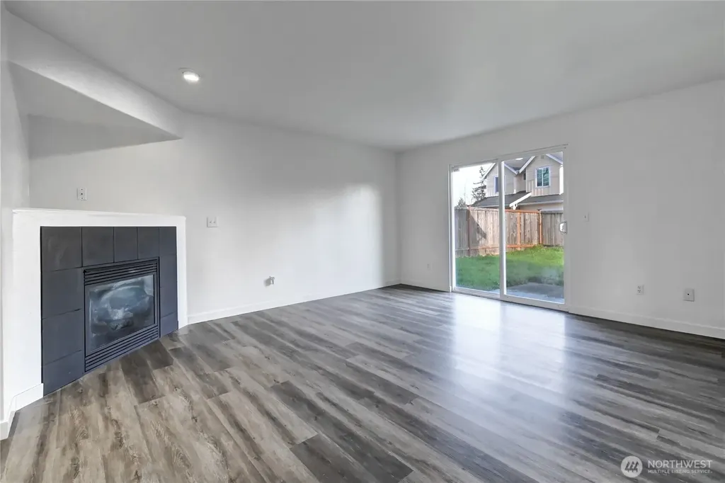 8823 18th Avenue E Tacoma WA 98445