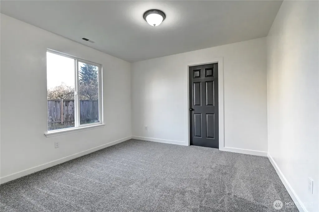 8823 18th Avenue E Tacoma WA 98445