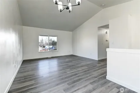 8823 18th Avenue E Tacoma WA 98445