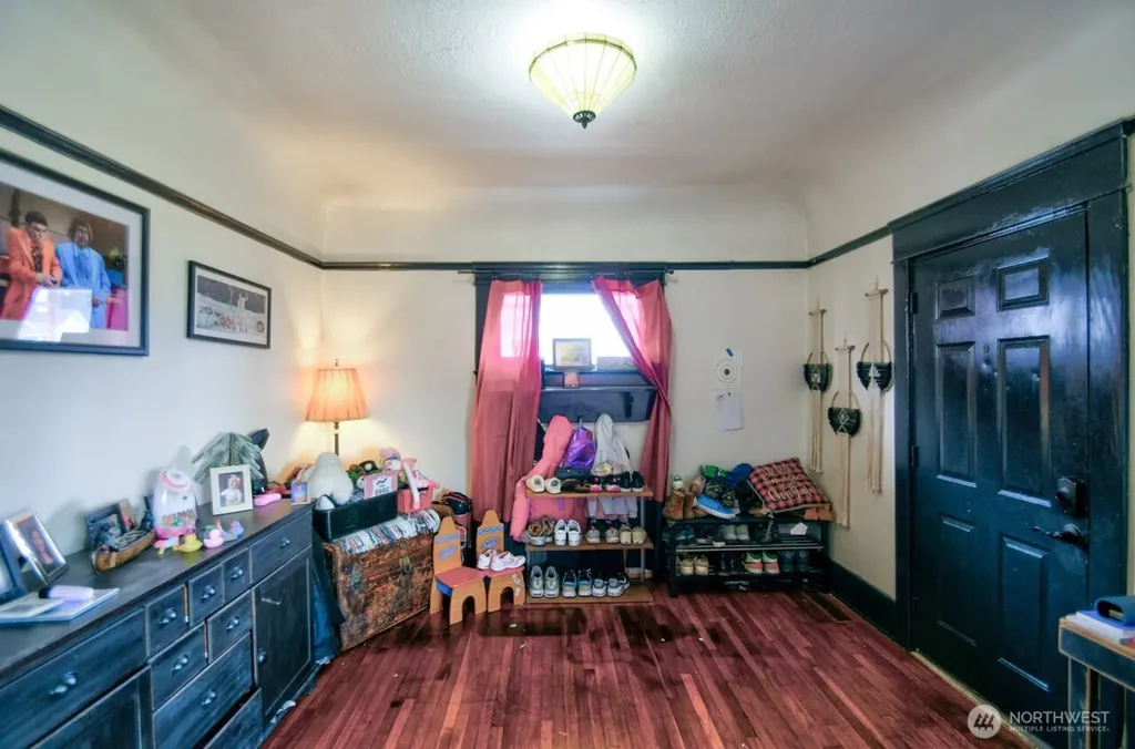 1017 S 48th Street Tacoma WA 98408