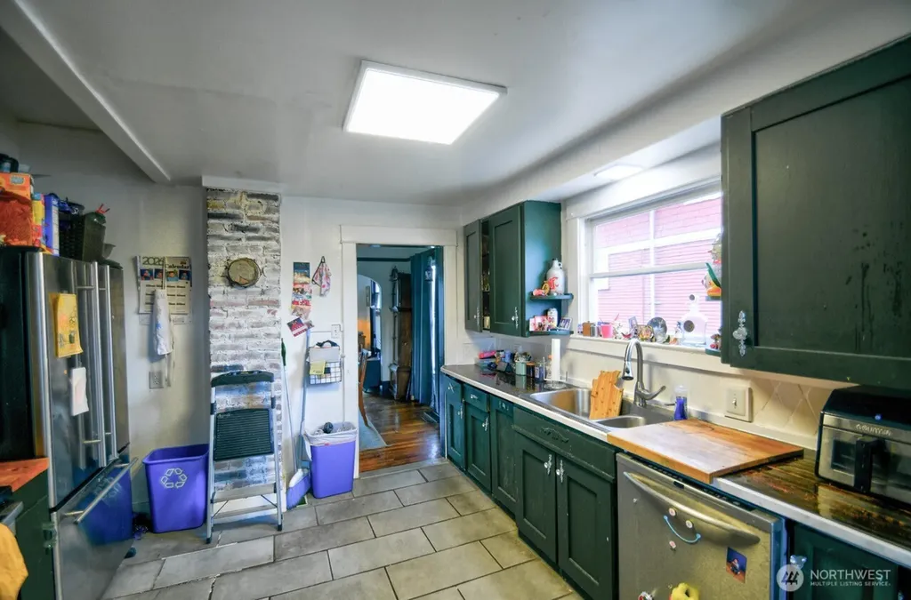 1017 S 48th Street Tacoma WA 98408