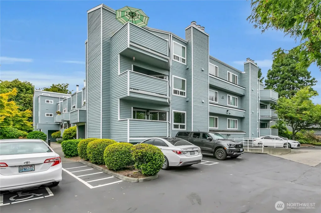 21925 7th Avenue S Des Moines WA 98198
