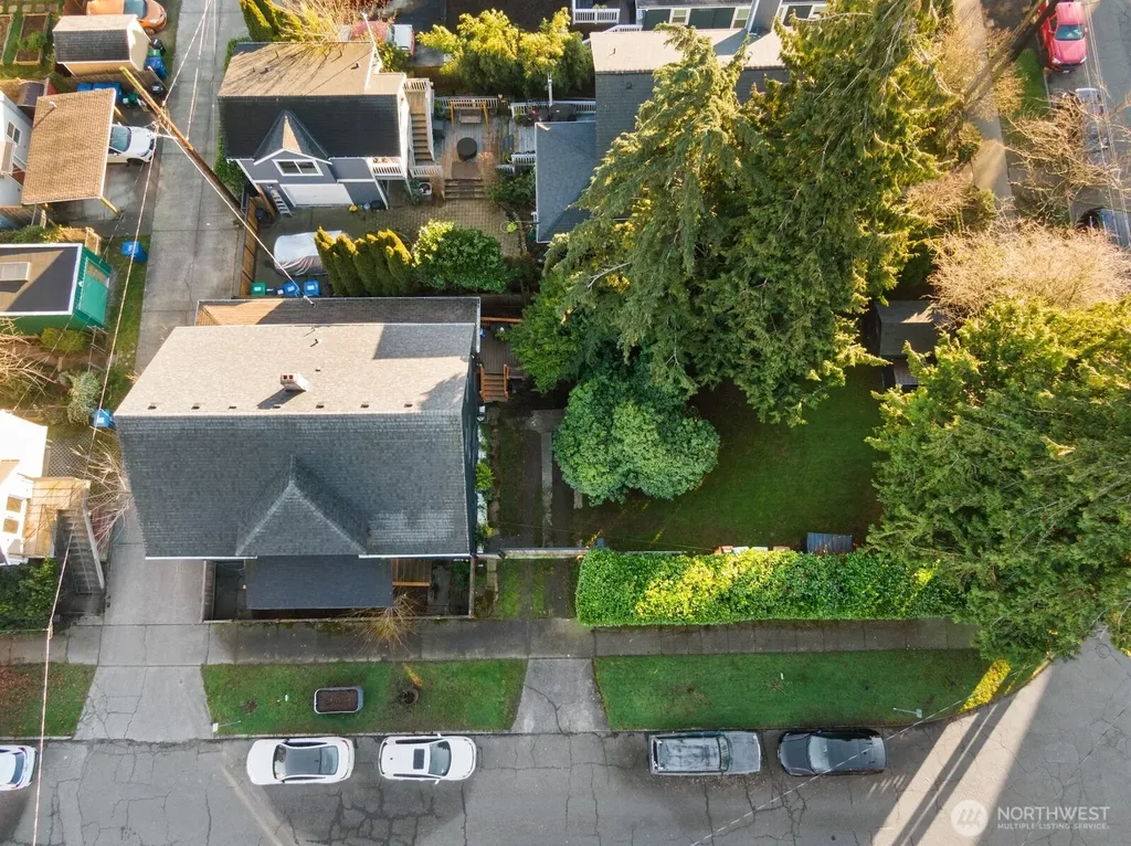 2011 E James Street Seattle WA 98122