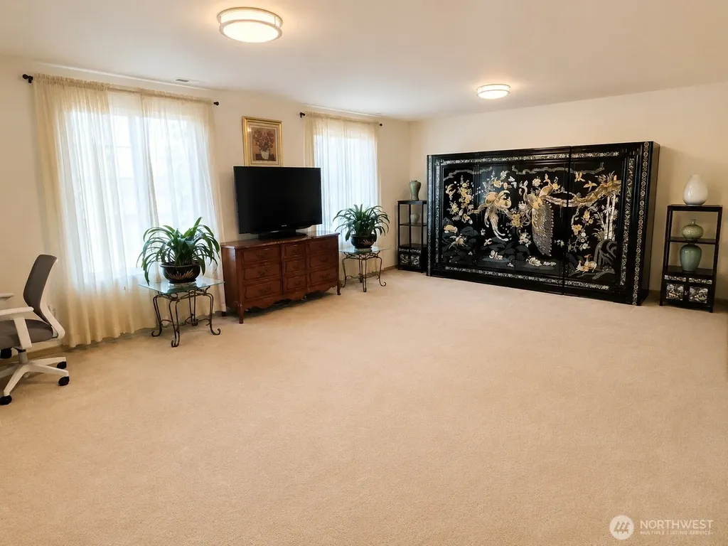 912 Gina Court SE Olympia WA 98513