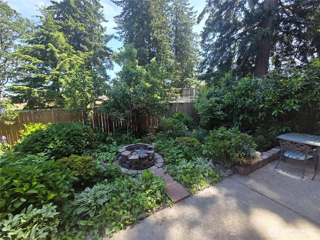 912 Gina Court SE Olympia WA 98513
