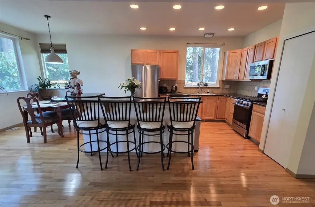 912 Gina Court SE Olympia WA 98513