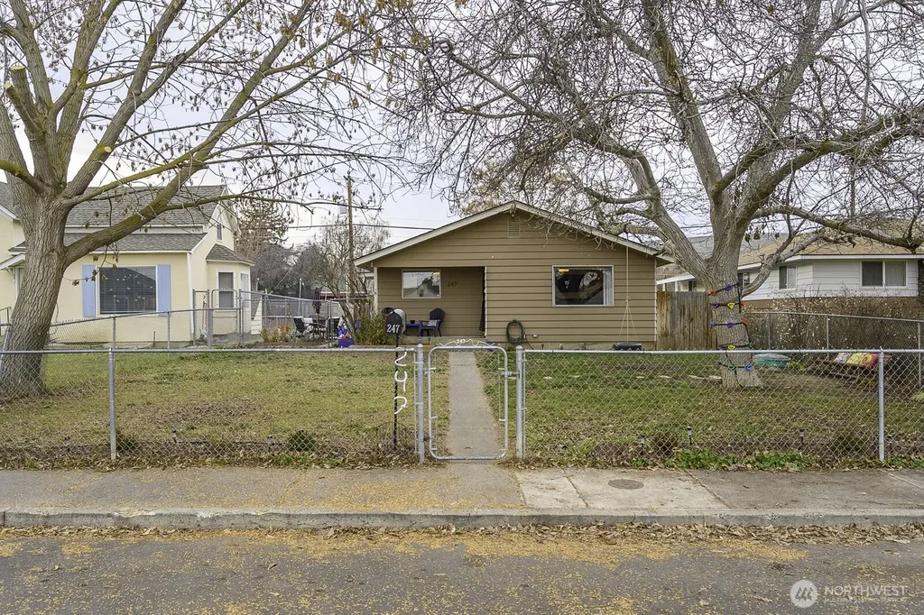 247 NW D Street Ephrata WA 98823