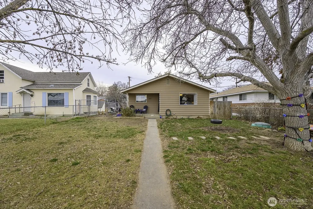 247 NW D Street Ephrata WA 98823