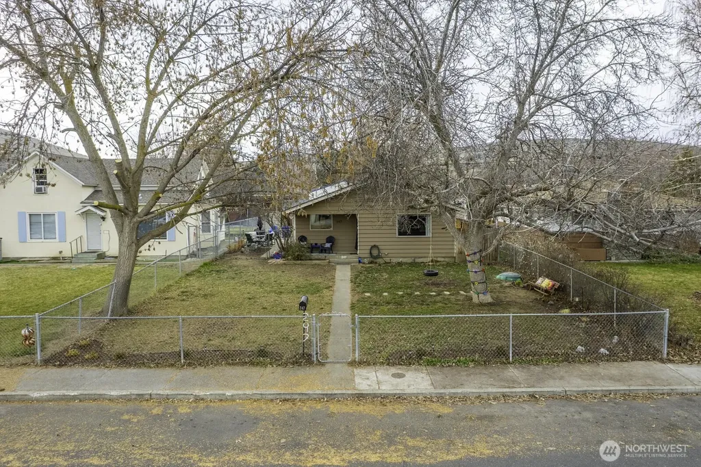 247 NW D Street Ephrata WA 98823