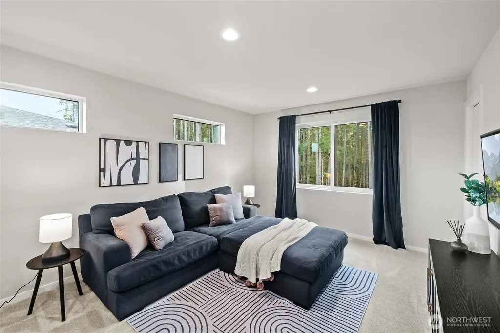 22907 Sycamore Street Black Diamond WA 98010