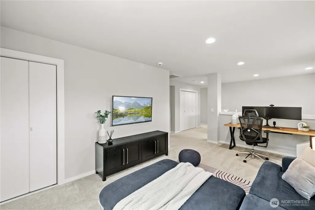 22907 Sycamore Street Black Diamond WA 98010