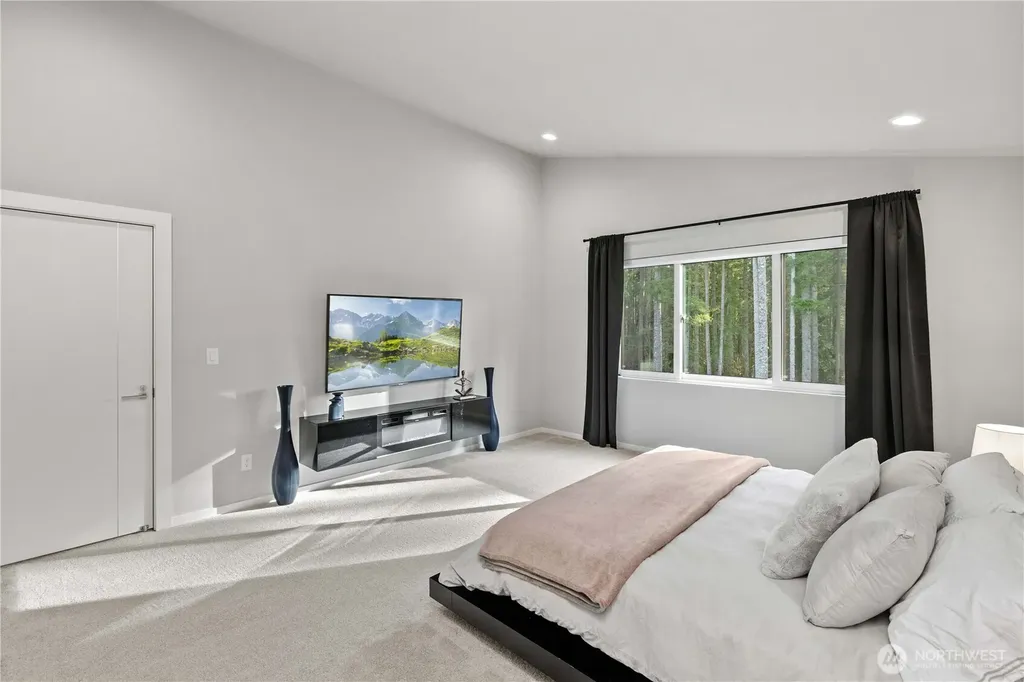22907 Sycamore Street Black Diamond WA 98010